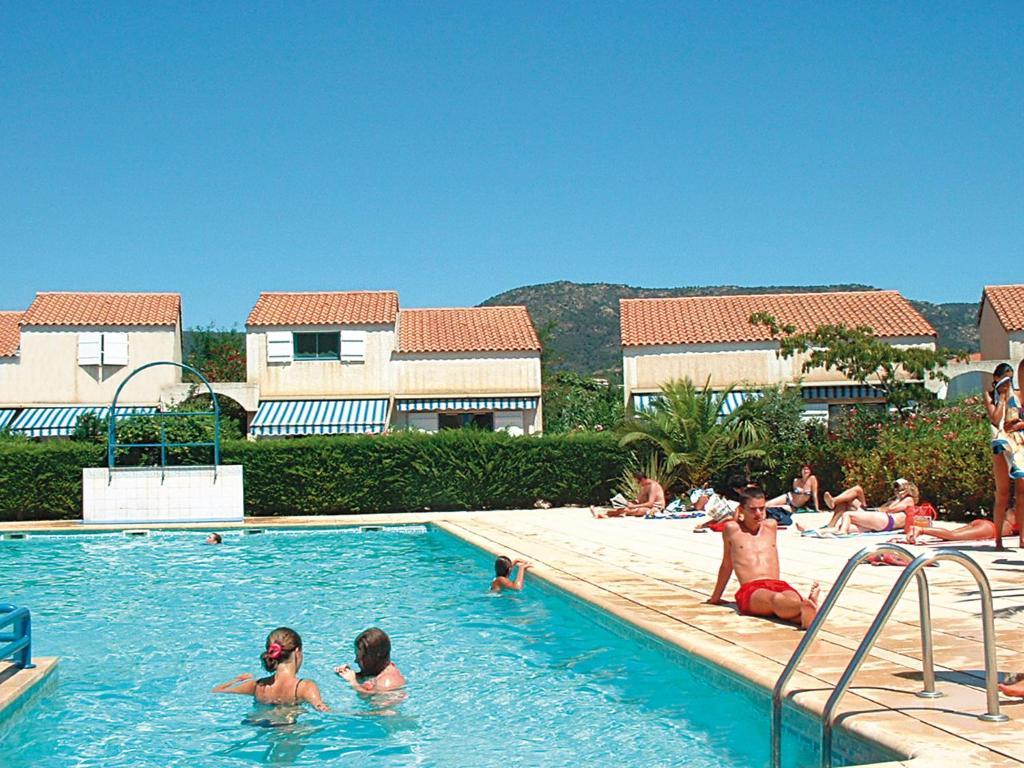 Lagrange Vacances Le Domaine D'Azur Et Tahiti Park 르 라방두 외부 사진